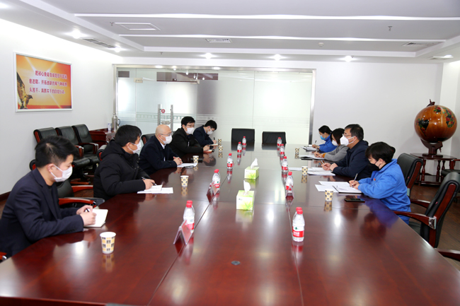 鄭州銀行洛陽(yáng)分行行長(cháng)田煒、副行長(cháng)金昱一行到萬(wàn)基控股集團調研